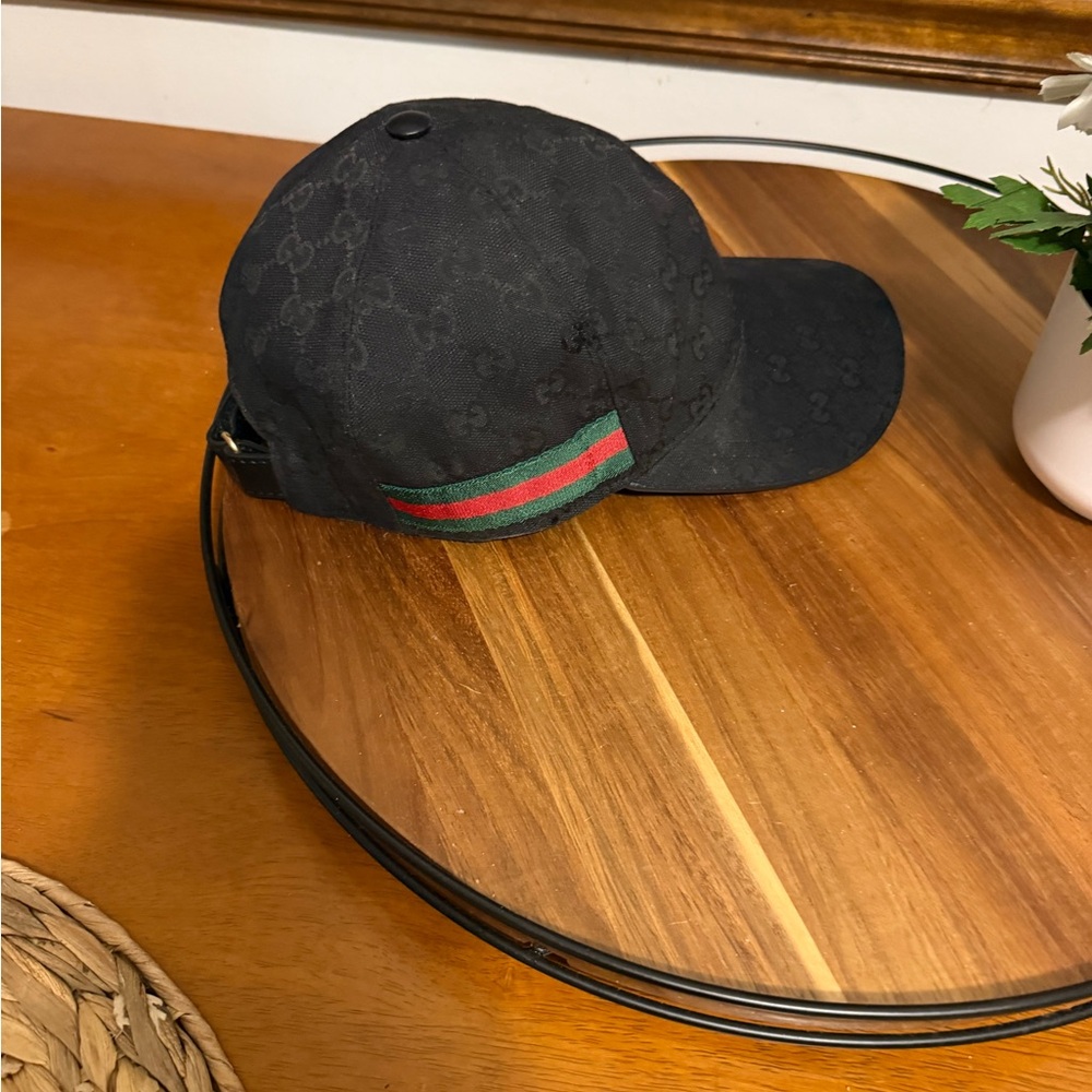 Gucci Black and Green Hat with Iconic Design